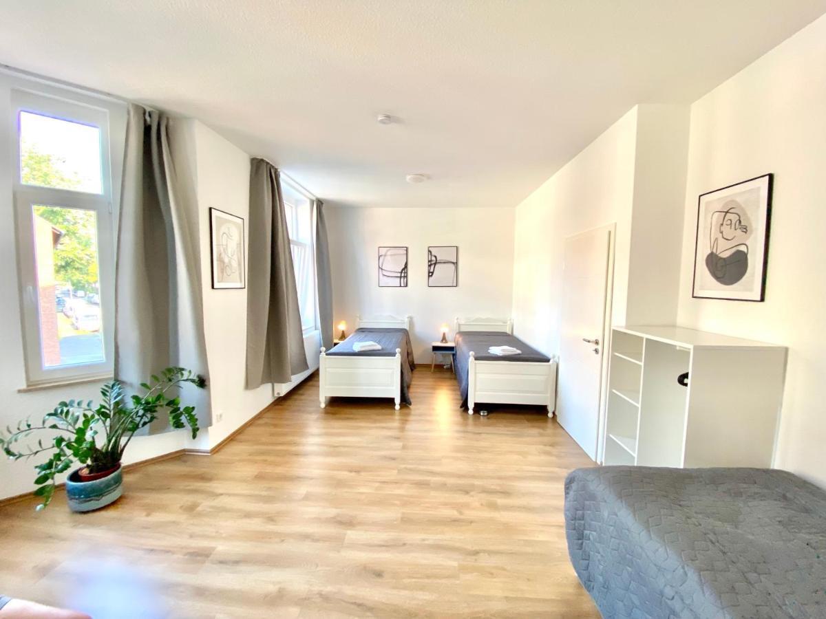 2 Rooms, Free Parking, 25 Min To Duesseldorf, 150 Mbps Wlan Duisburg Exterior foto