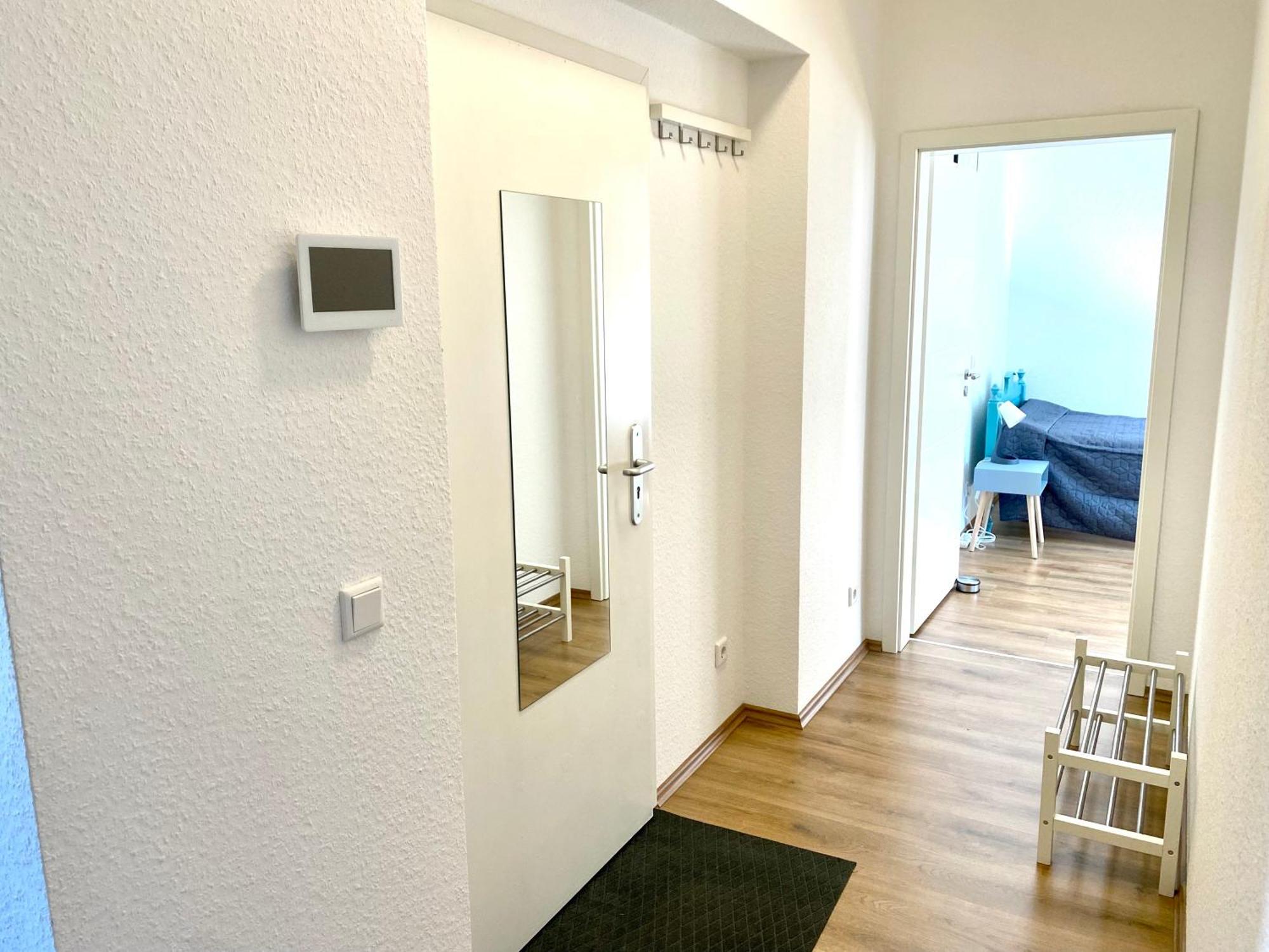 2 Rooms, Free Parking, 25 Min To Duesseldorf, 150 Mbps Wlan Duisburg Exterior foto